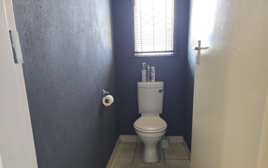 2 Bedroom Property for Sale in Freedom Park North West